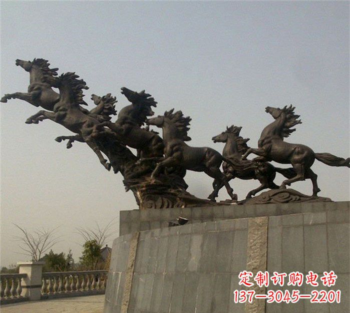 沈阳八匹奔马铜雕