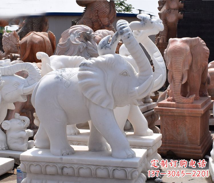 沈阳“优雅大象”汉白玉雕塑