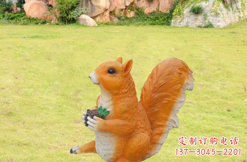 沈阳玻璃钢制作的松鼠雕塑