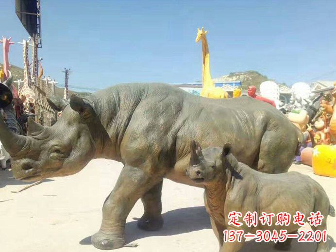 沈阳玻璃钢制犀牛雕塑——精美外形、质感出众