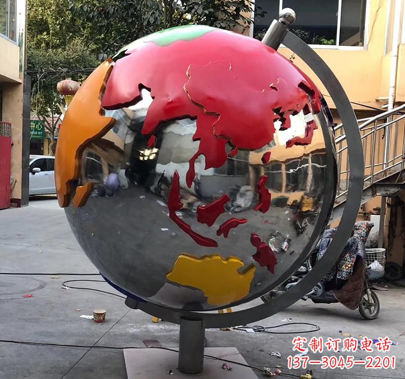 沈阳不锈钢彩绘地球仪雕塑