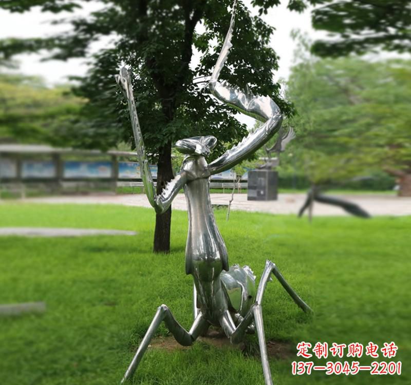沈阳不锈钢草坪螳螂雕塑