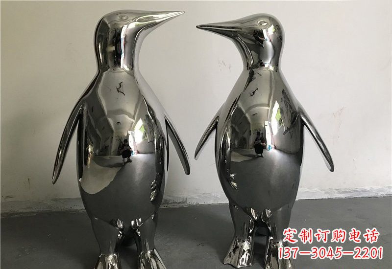 沈阳企鹅雕塑以不锈钢赋予生命