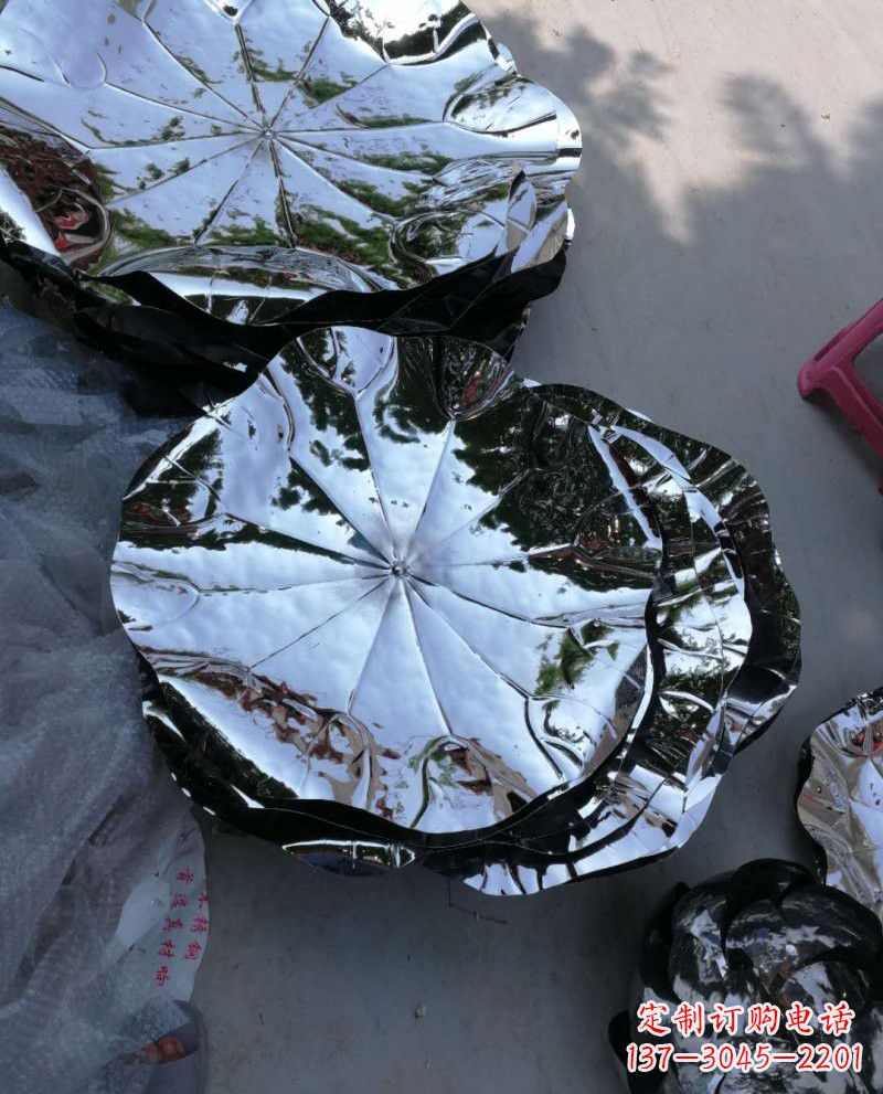 沈阳不锈钢锻造莲花雕塑效果图