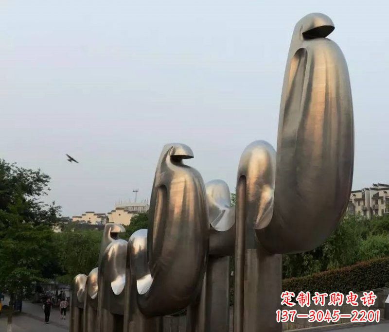 沈阳不锈钢骆驼雕塑给城市增添新魅力