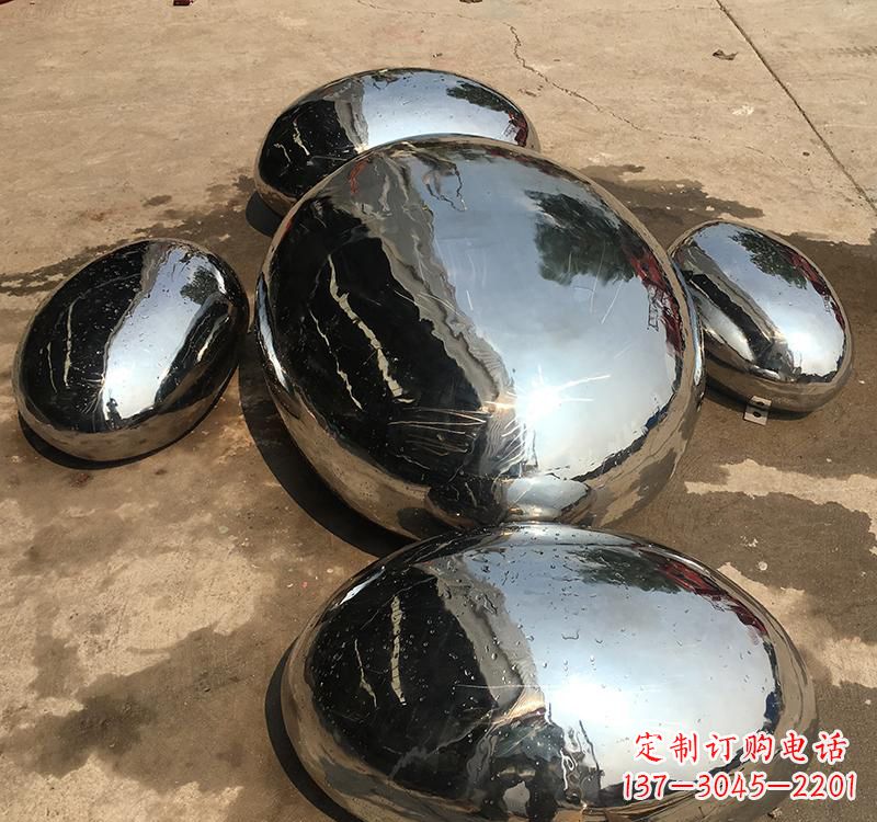 沈阳不锈钢水滴雕塑精致而又充满力量