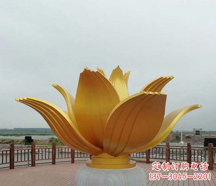 沈阳不锈钢荷花绽放的美丽雕塑