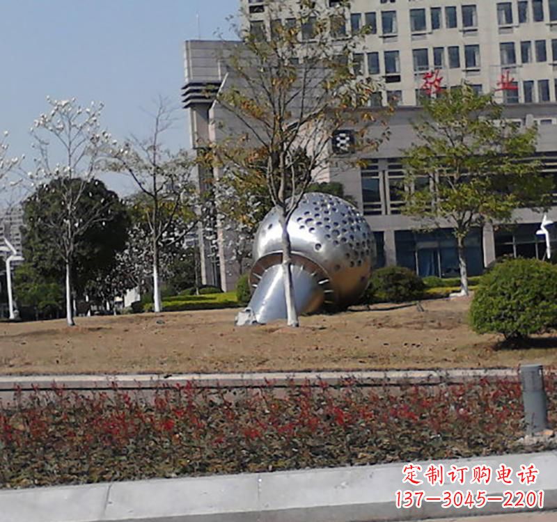 沈阳不锈钢话筒雕塑简约而又具有现代感