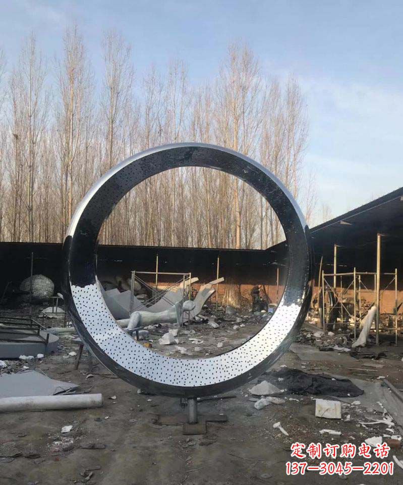 沈阳不锈钢圆环雕塑抽象美的体现