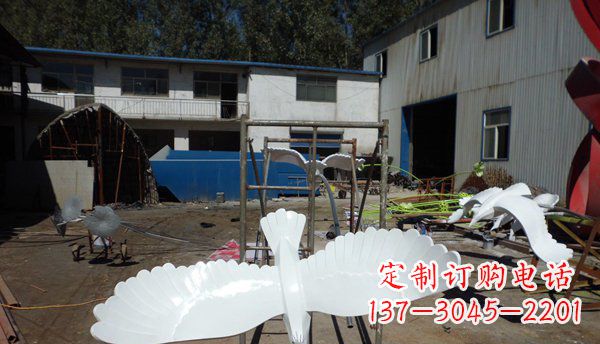沈阳不锈钢老鹰雕塑美丽的象征