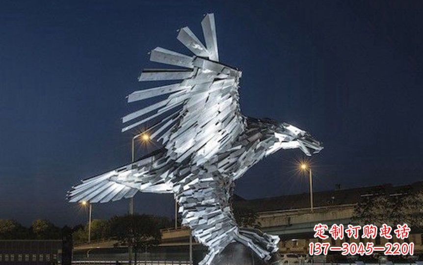 沈阳金色老鹰展翅飞翔——不锈钢老鹰抓球广场景观雕塑