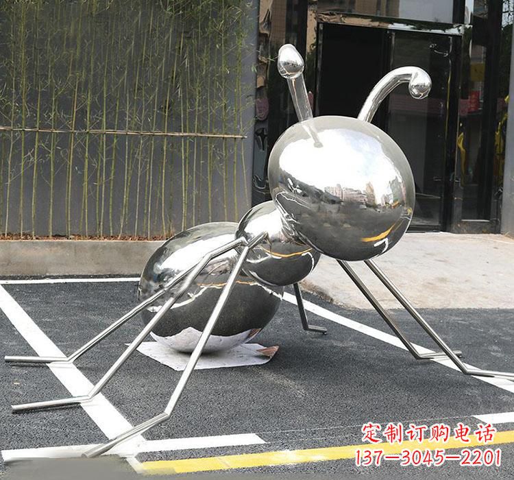 沈阳不锈钢蚂蚁雕塑象征着勤劳与坚毅