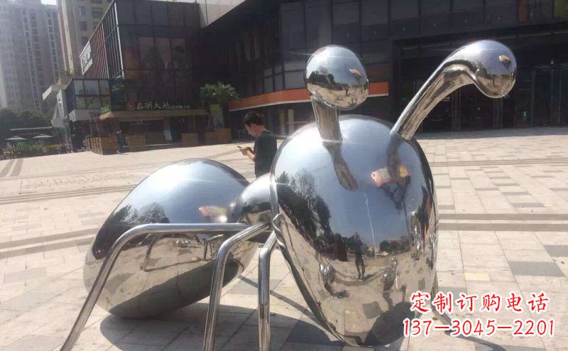 沈阳不锈钢蚂蚁雕塑精美而富有讽刺意味