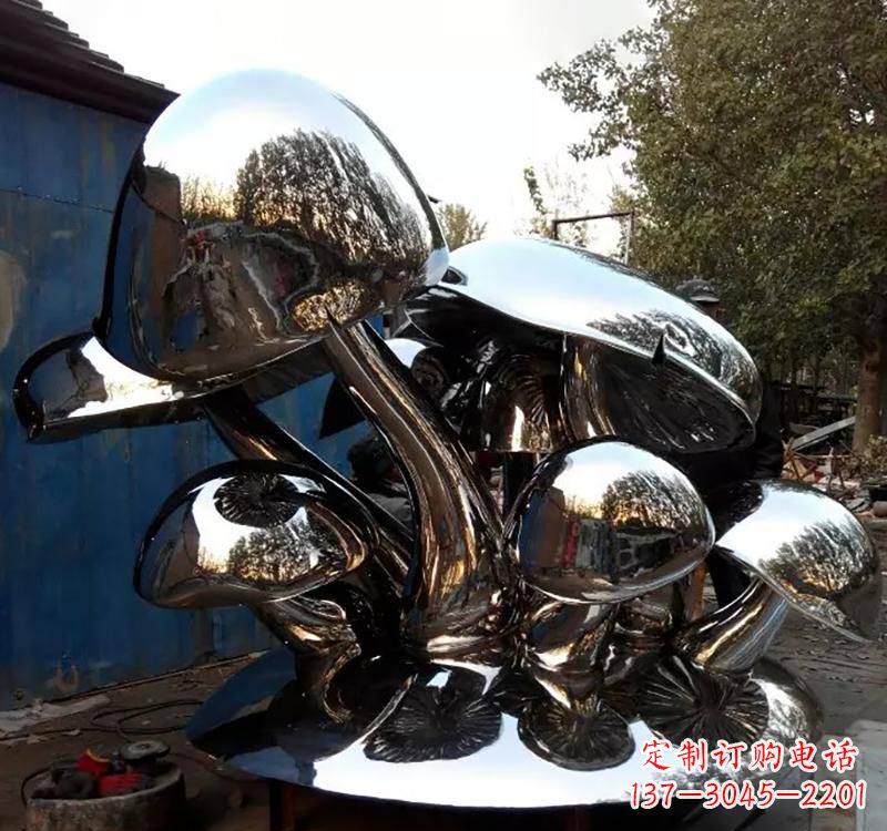 沈阳不锈钢蘑菇雕塑给空间增添活力