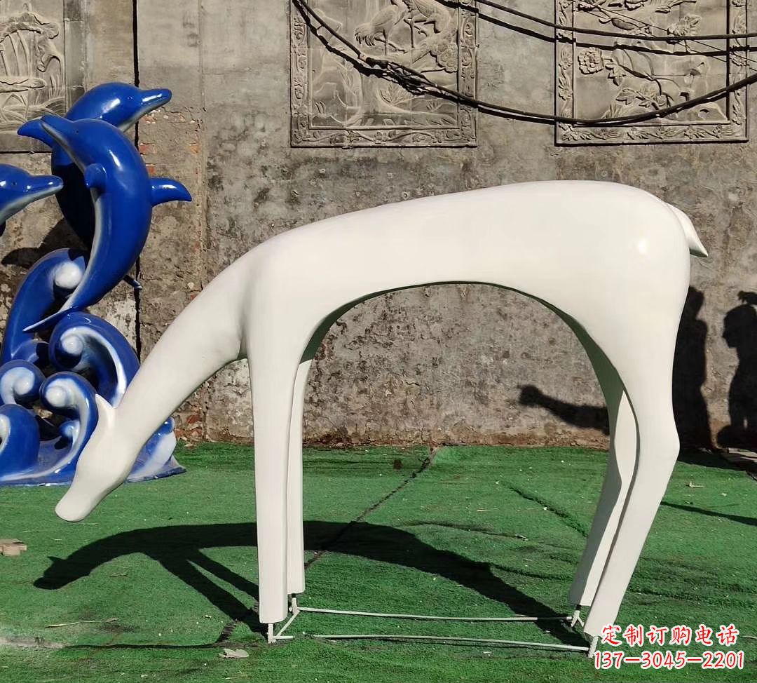 沈阳不锈钢喷漆艺术小鹿雕塑——精美雕塑,给您不一样的视觉享受