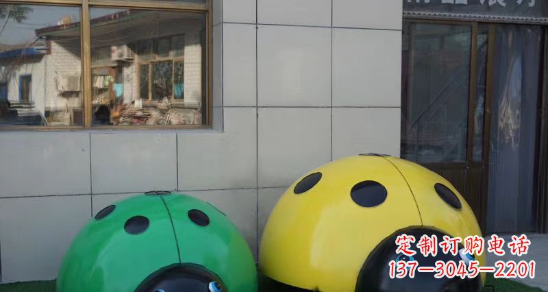 沈阳不锈钢瓢虫雕塑精致而富有艺术感