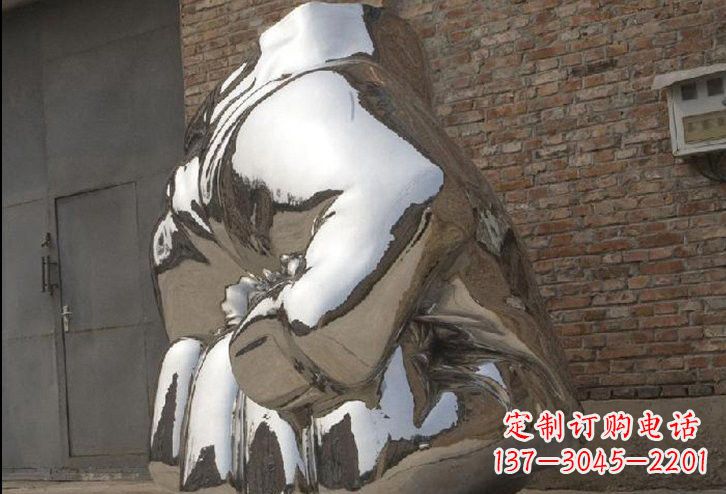 沈阳不锈钢拳头雕塑给人以力量的象征