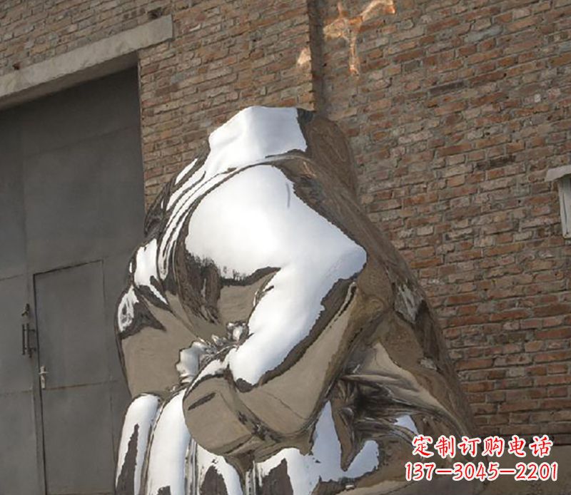 沈阳不锈钢拳头雕塑
