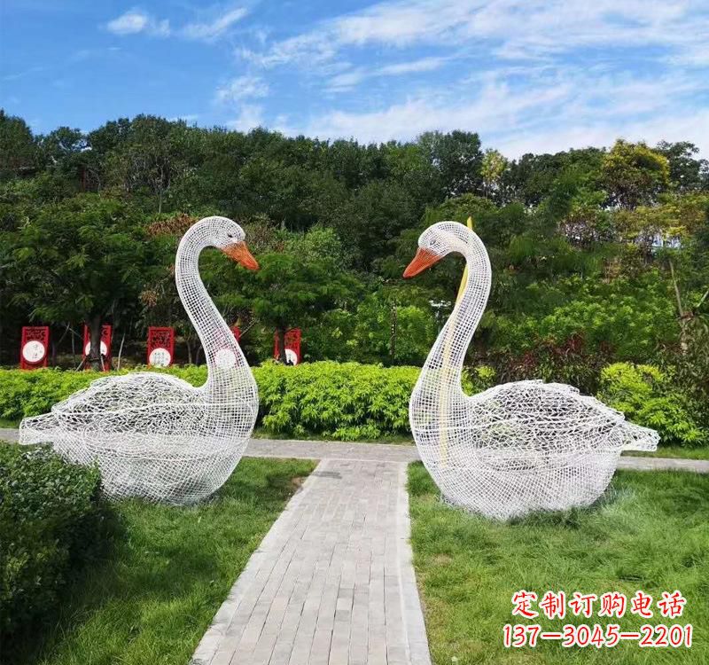 沈阳不锈钢天鹅雕塑——象征着爱与和平