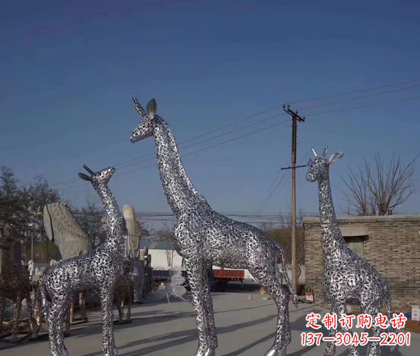 沈阳不锈钢镂空雕塑长颈鹿