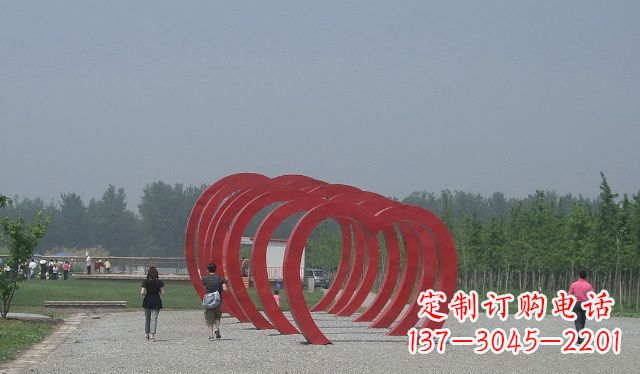 沈阳不锈钢心形拱门雕塑美丽而神圣