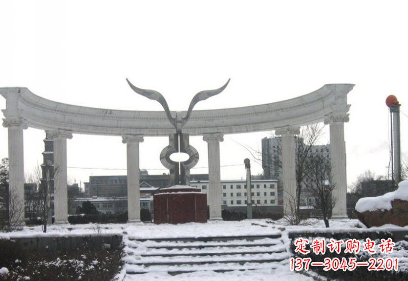 沈阳雄鹰展翅——一件精美的不锈钢雕塑