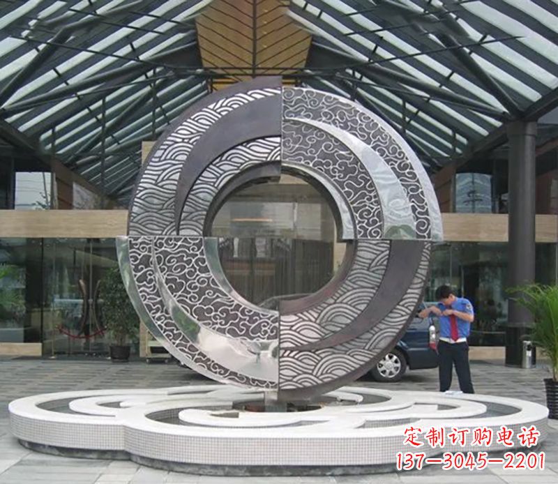 沈阳不锈钢圆环雕塑,点缀酒店空间