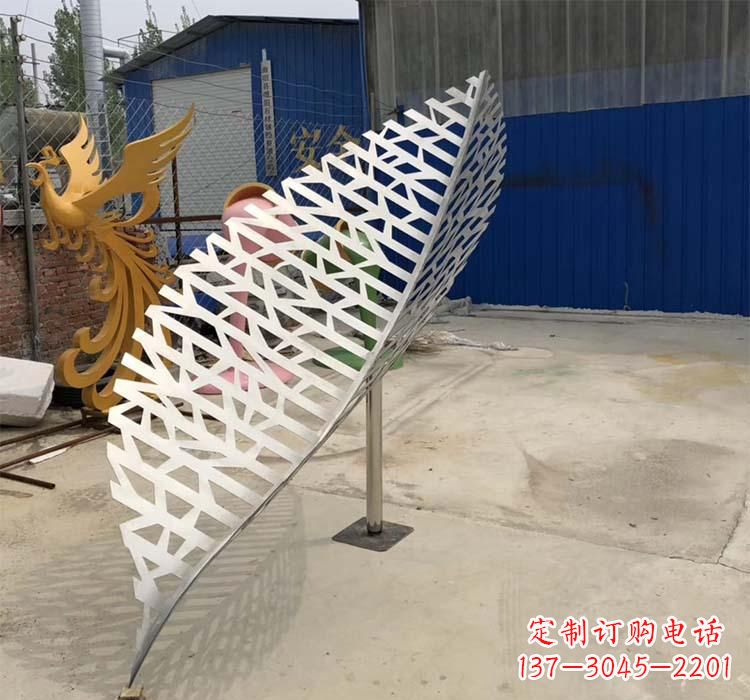沈阳不锈钢园林树叶雕塑