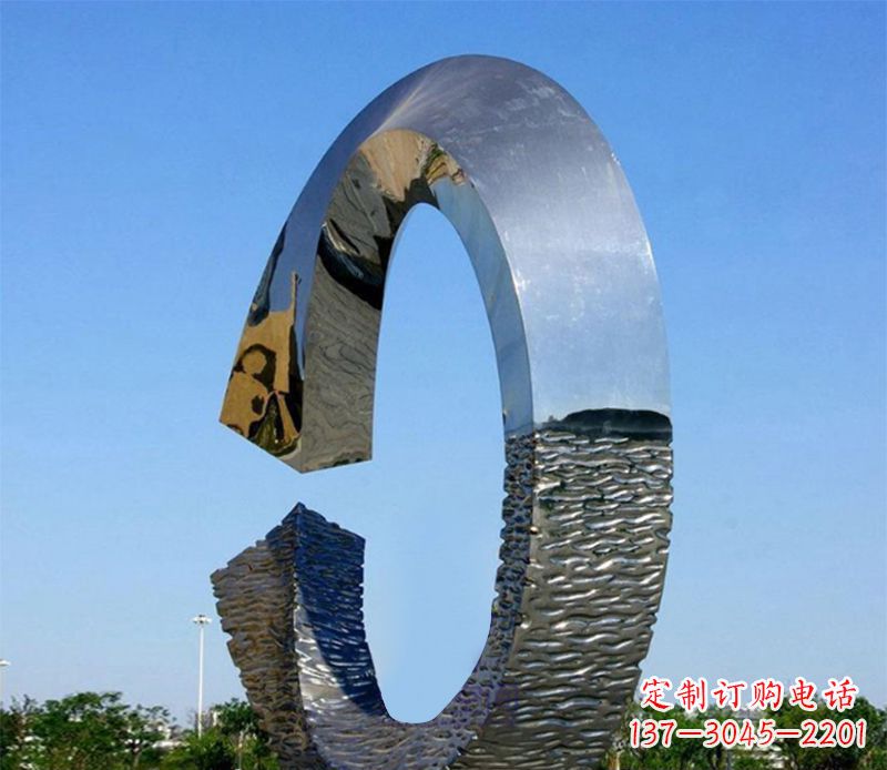 沈阳环绕着美好的景观雕塑
