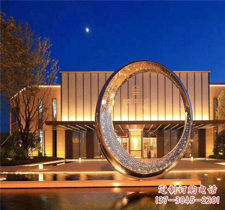 沈阳不锈钢圆环雕塑给空间增添无限美感