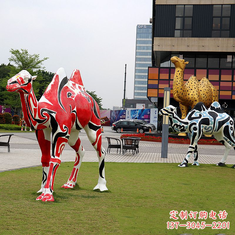 沈阳彩绘骆驼不锈钢雕塑城市园林的精美装饰