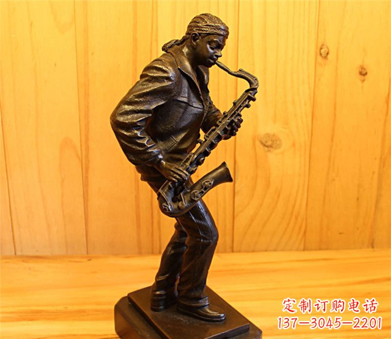 沈阳萨克斯雕塑娱乐场所的精灵
