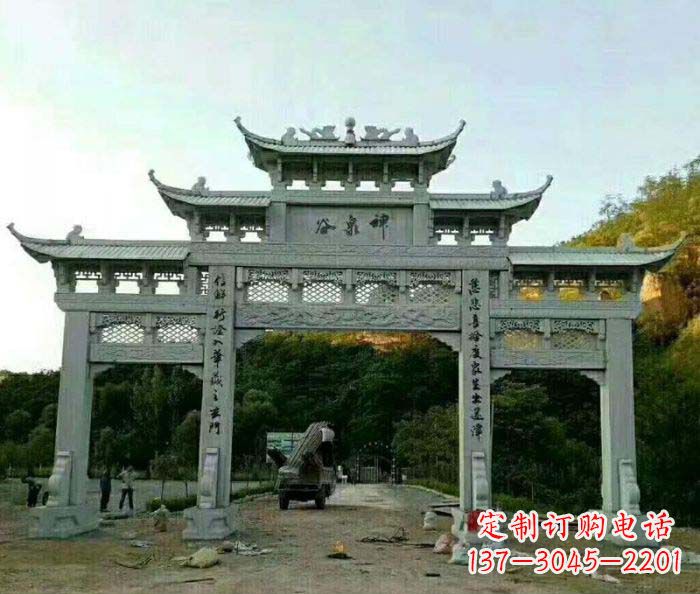 沈阳村口石雕牌楼千百年文化瑰宝
