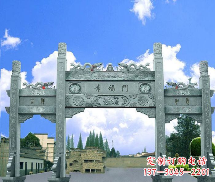 沈阳村庄三门牌坊的雕塑之美