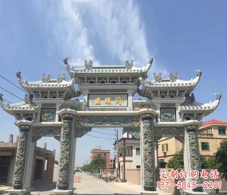 沈阳传承古老技艺 牌坊雕塑美化村庄