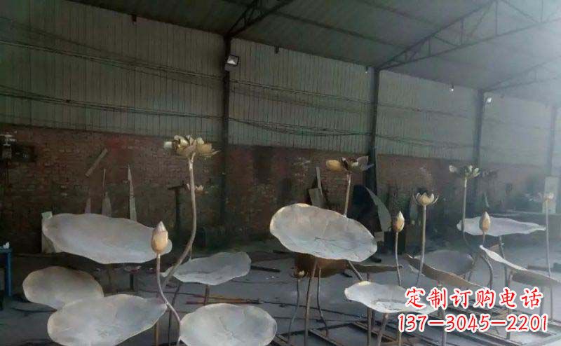 沈阳锻铜荷叶荷花广场景观雕塑