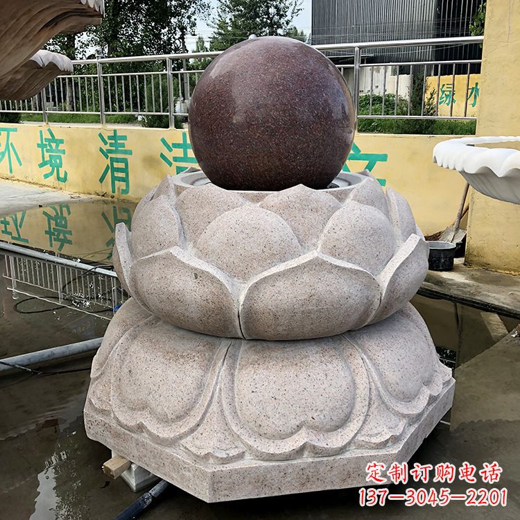 沈阳金色彩绘风水球雕塑