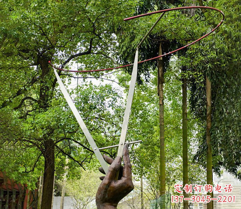 沈阳不锈钢圆规雕塑展示精致繁华