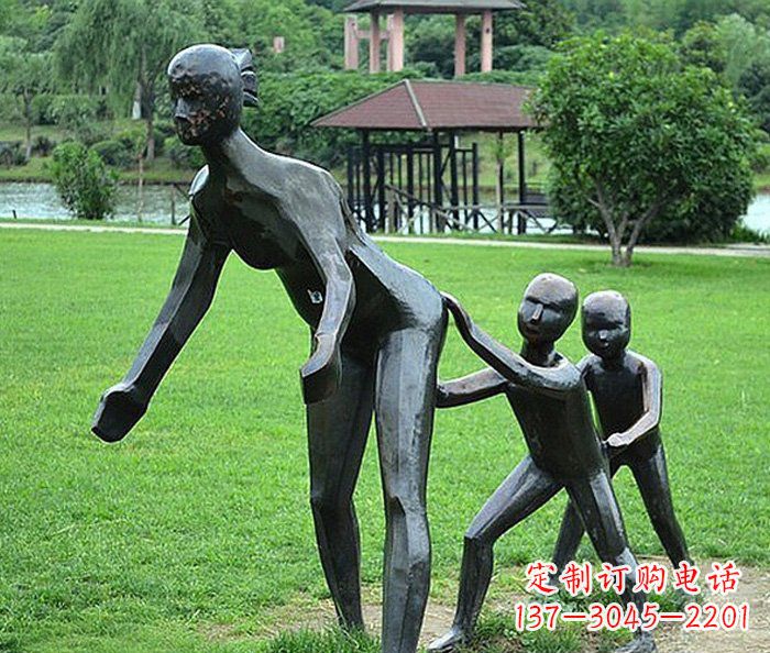 沈阳雄伟磅礴,象征智慧的老鹰铜雕