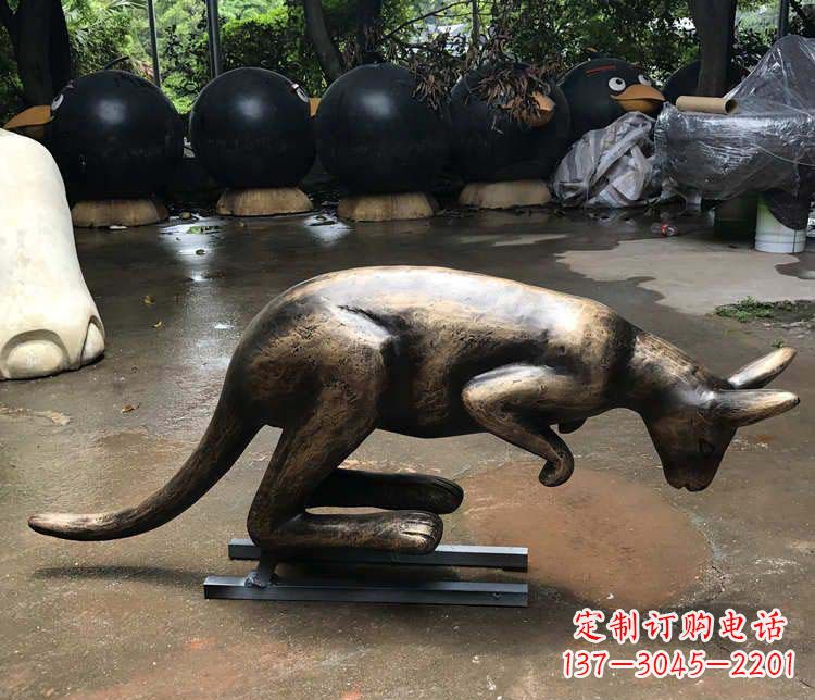沈阳中领雕塑袋鼠铜雕