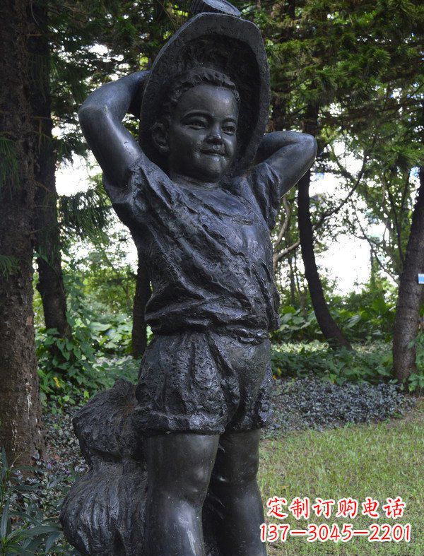 沈阳优雅童子·少年戴草帽铜雕