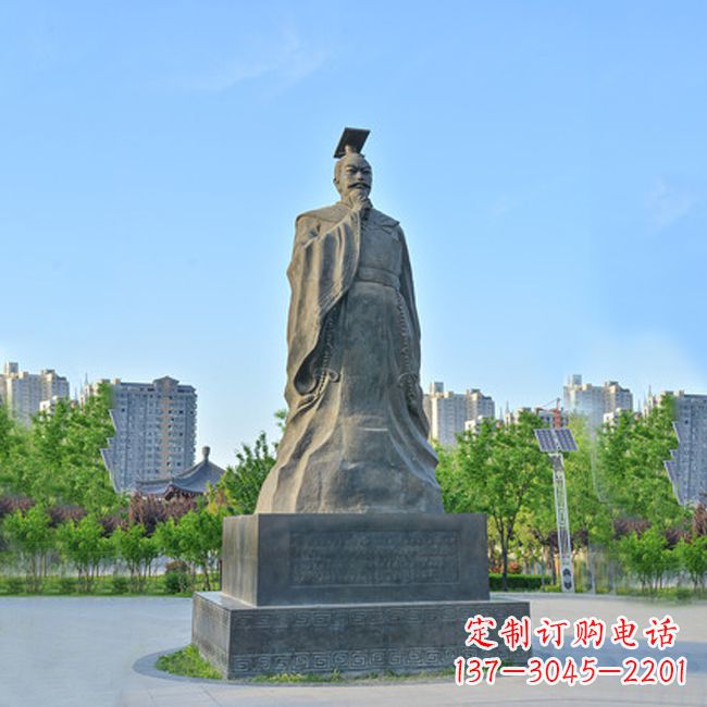 沈阳公园广场历史名人，青石隋文帝杨坚雕塑