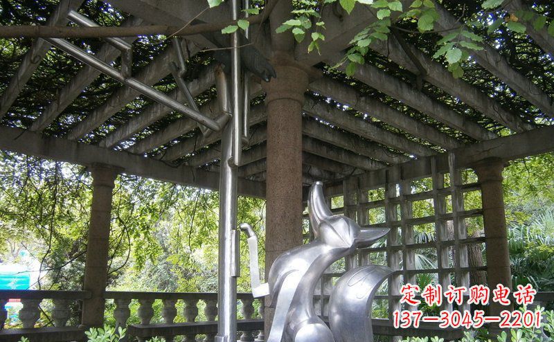 沈阳公园狐狸与乌鸦小品动物铜雕
