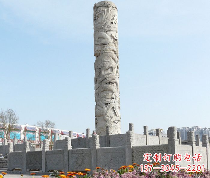 沈阳广场景观大理石龙柱石雕,展现神秘传统风采