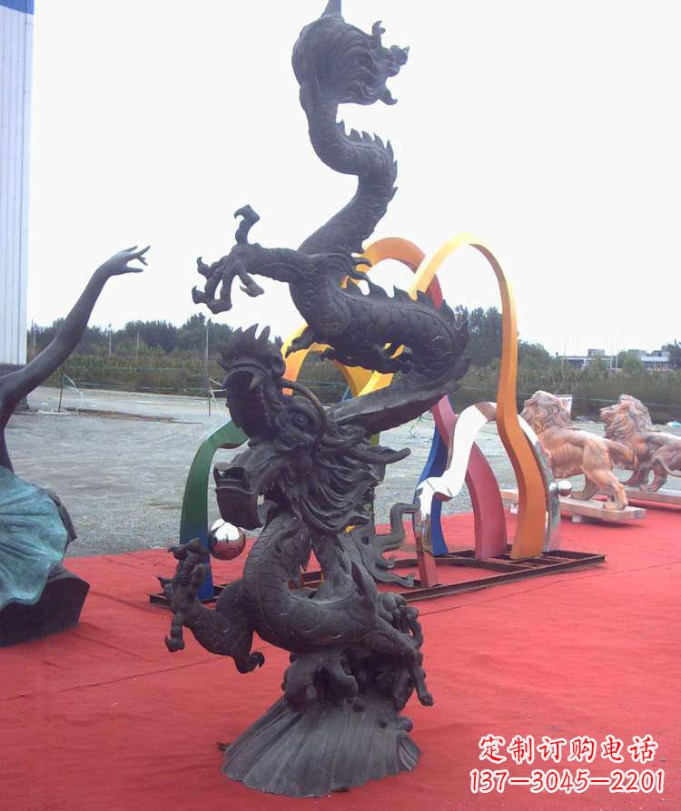 沈阳广场神龙铜雕