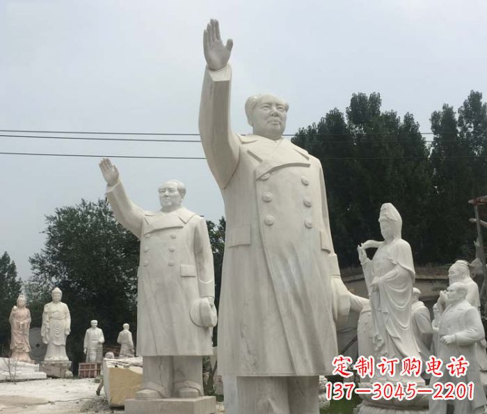 沈阳挥手毛主席校园伟人石雕