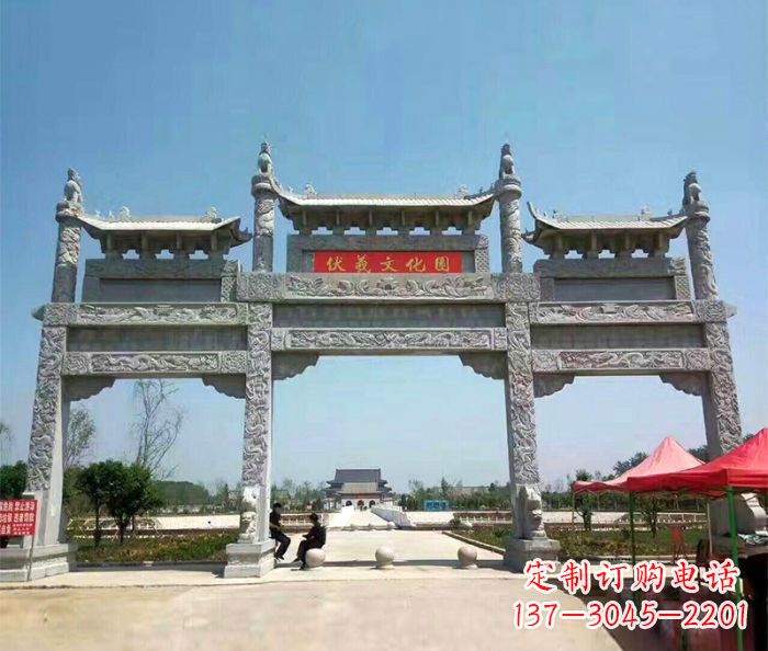 沈阳中领雕塑设计制作的景区三门石雕牌坊