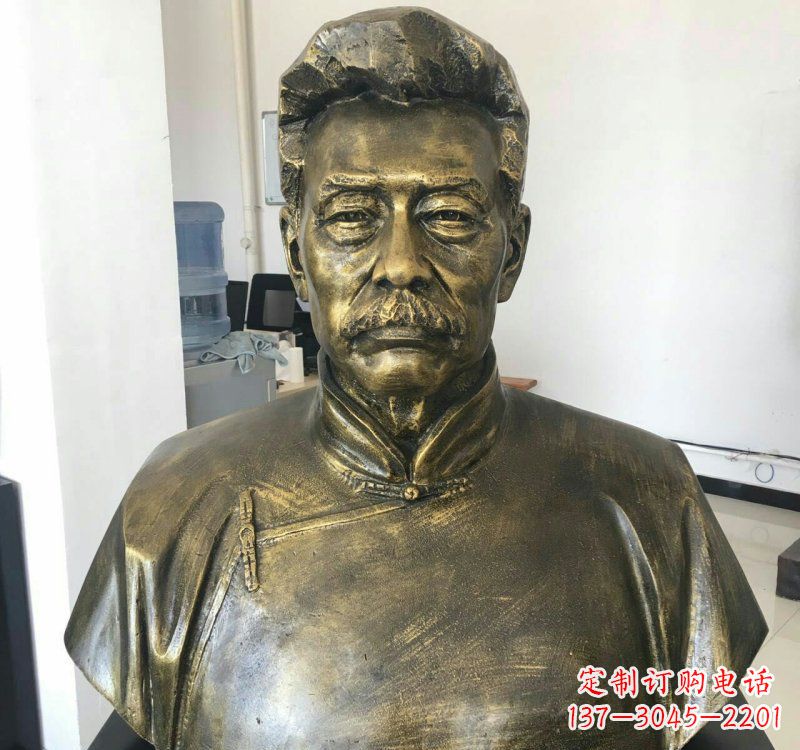 沈阳鲁迅铜雕