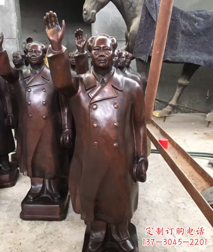 沈阳毛主席挥手铜雕,传达毛主席的不朽精神