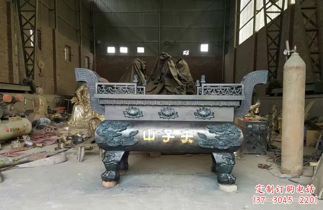 沈阳寺庙香炉铜雕12